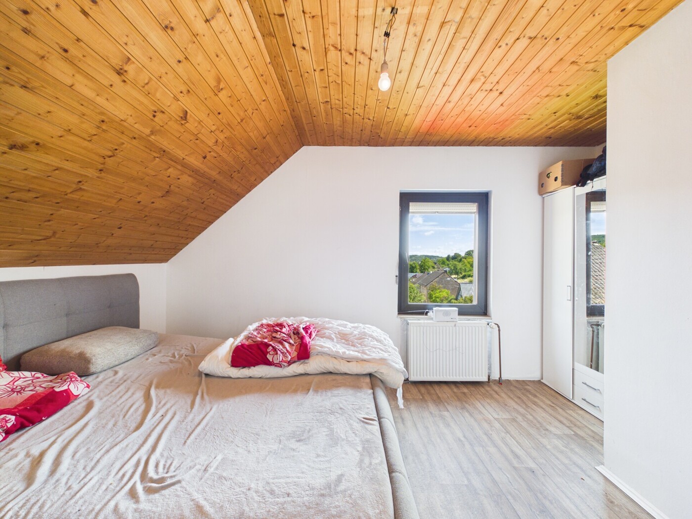 Schlafzimmer 4 DG