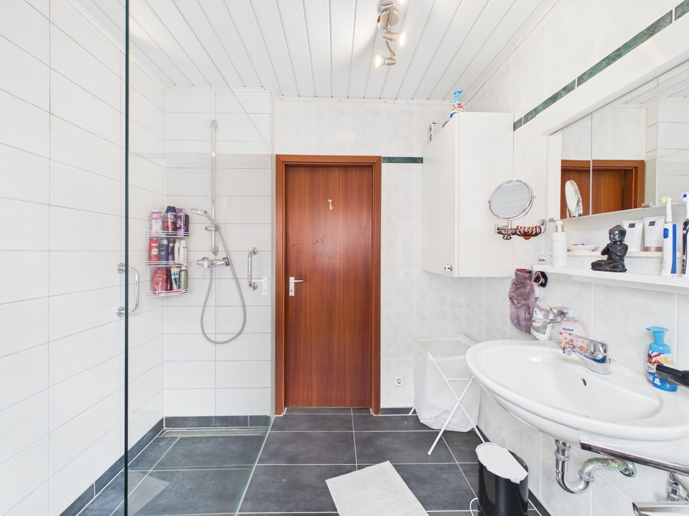 Badezimmer EG