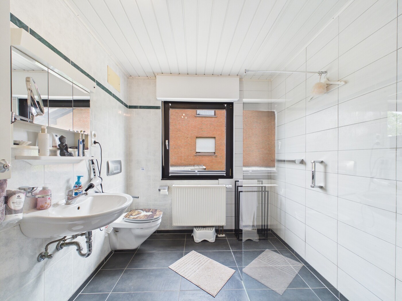 Badezimmer EG