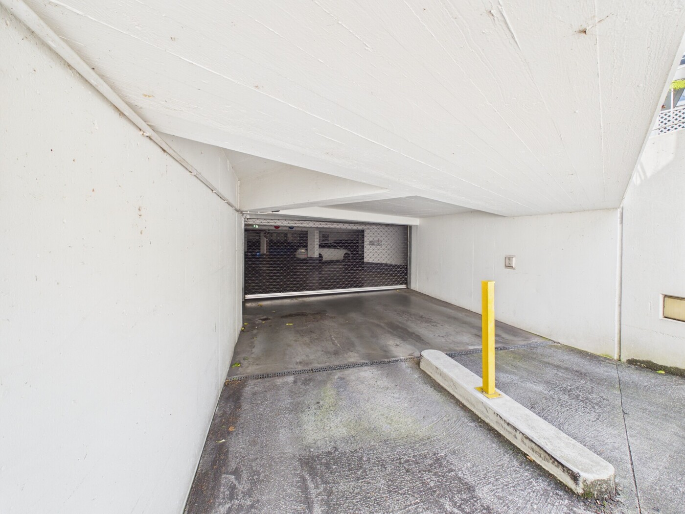 Tiefgaragenzufahrt