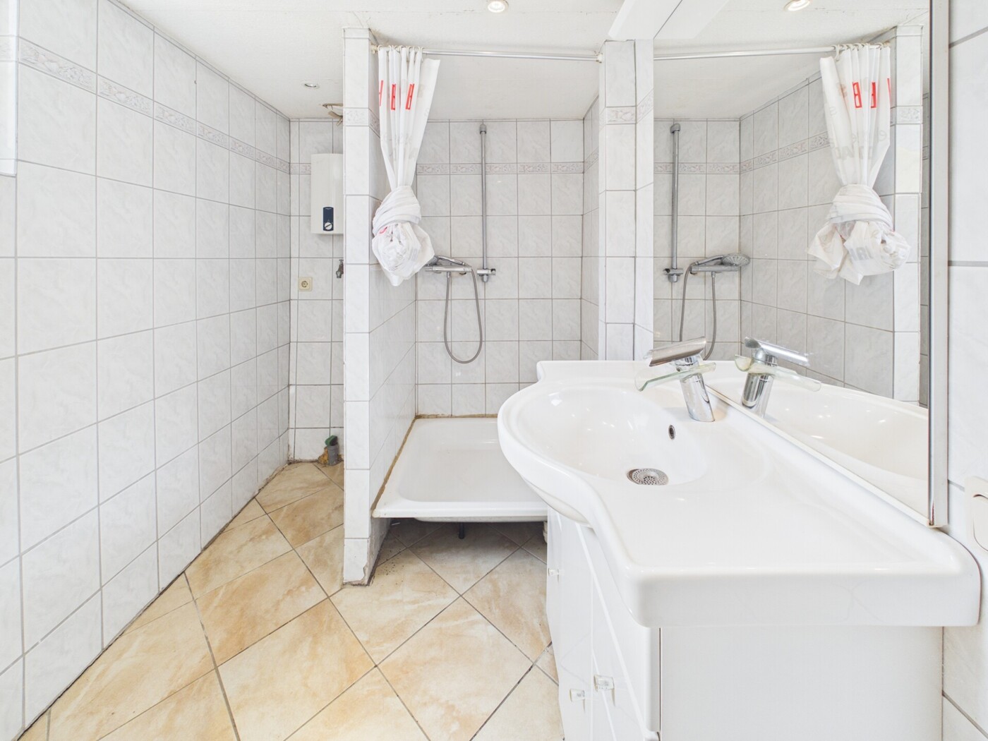 Badezimmer 1 EG Haupthaus