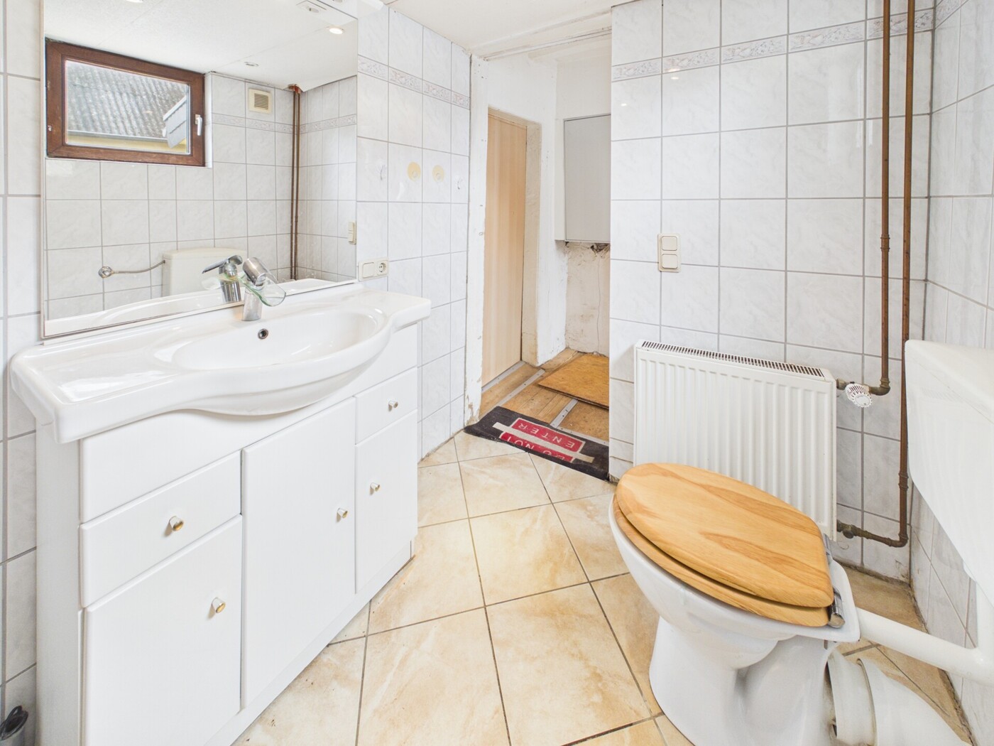 Badezimmer 1 EG Haupthaus