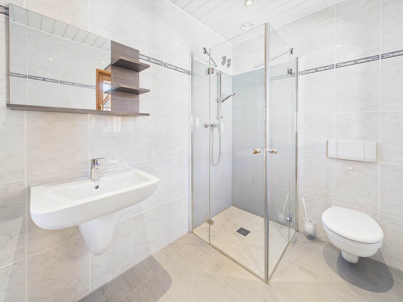 Badezimmer 1 ELW