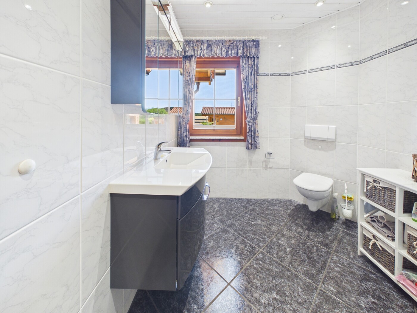 Badezimmer 1 EG Haupthaus