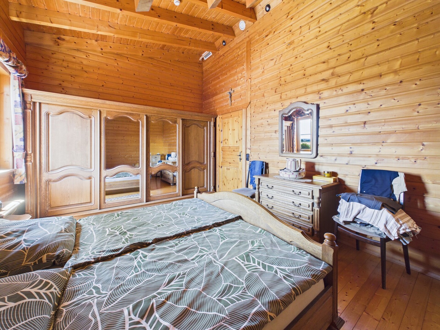 Schlafzimmer 1 DG Haupthaus