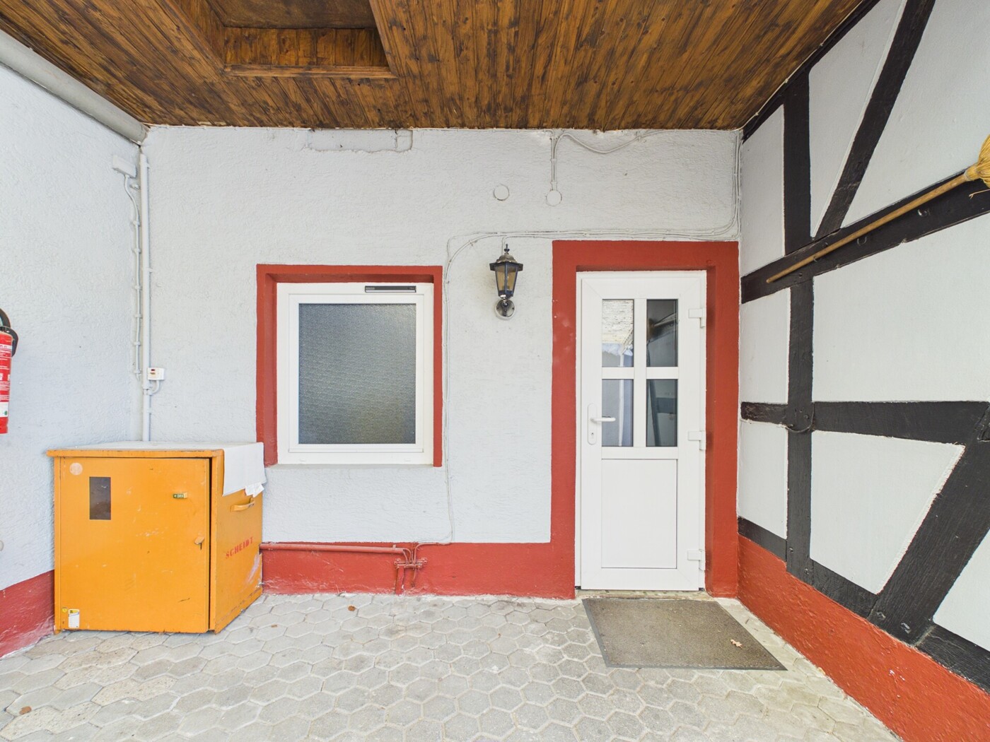 Zugang Haus 1