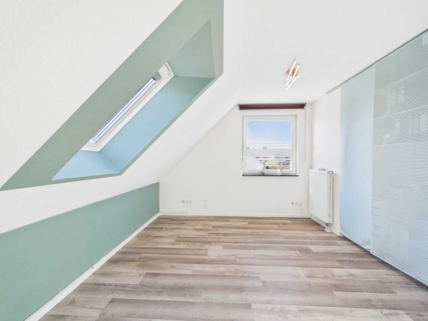 Schlafzimmer 2 DG
