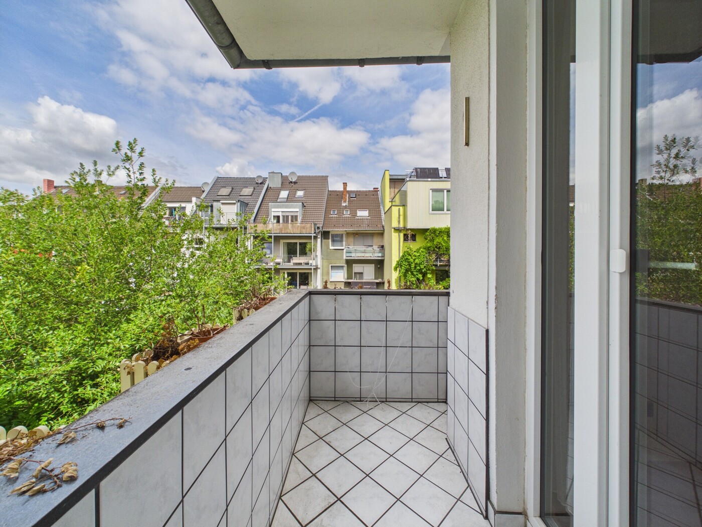Überdachter Balkon