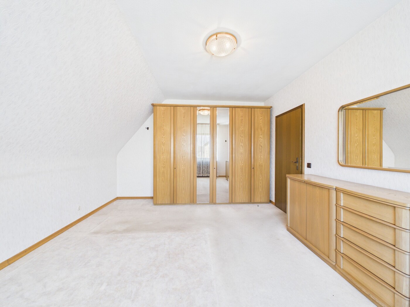 Schlafzimmer 1 DG