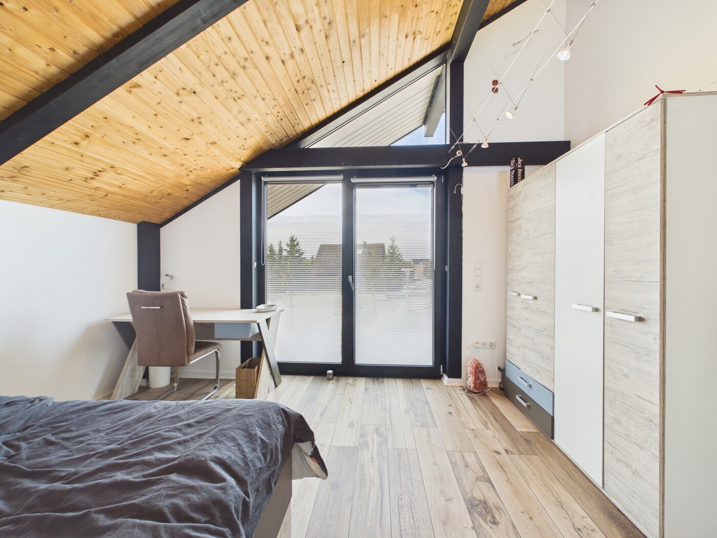Schlafzimmer 1 DG