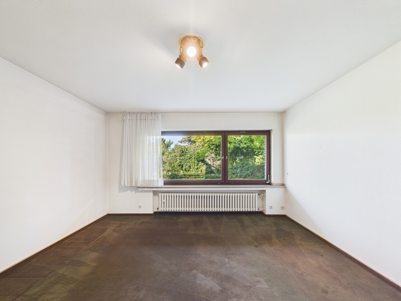 Zimmer 6 KG