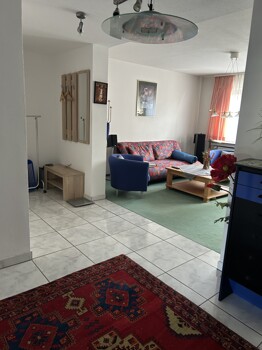 Blich vom Flur in das Wohnzimmer