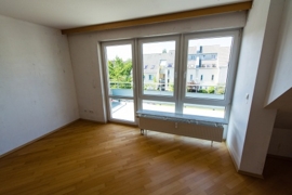 WZ mit Ausgang zum Balkon