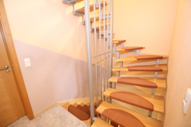 Treppe ins DG