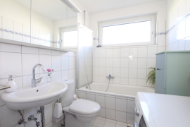 Tageslicht Wannenbadezimmer