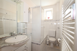 Badezimmer EG links