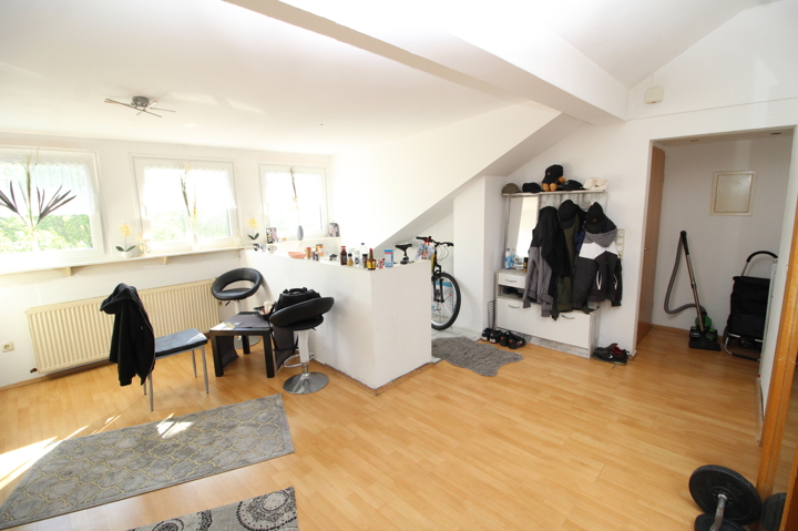 Wohnzimmer rechts