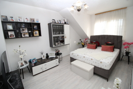 Schlafzimmer 1 DG