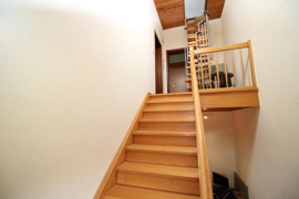 Treppe zum 2. OG