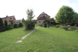 Großes Grundstück