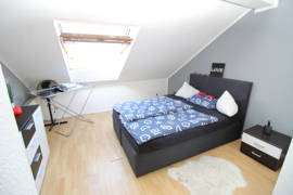 Schlafzimmer rechts