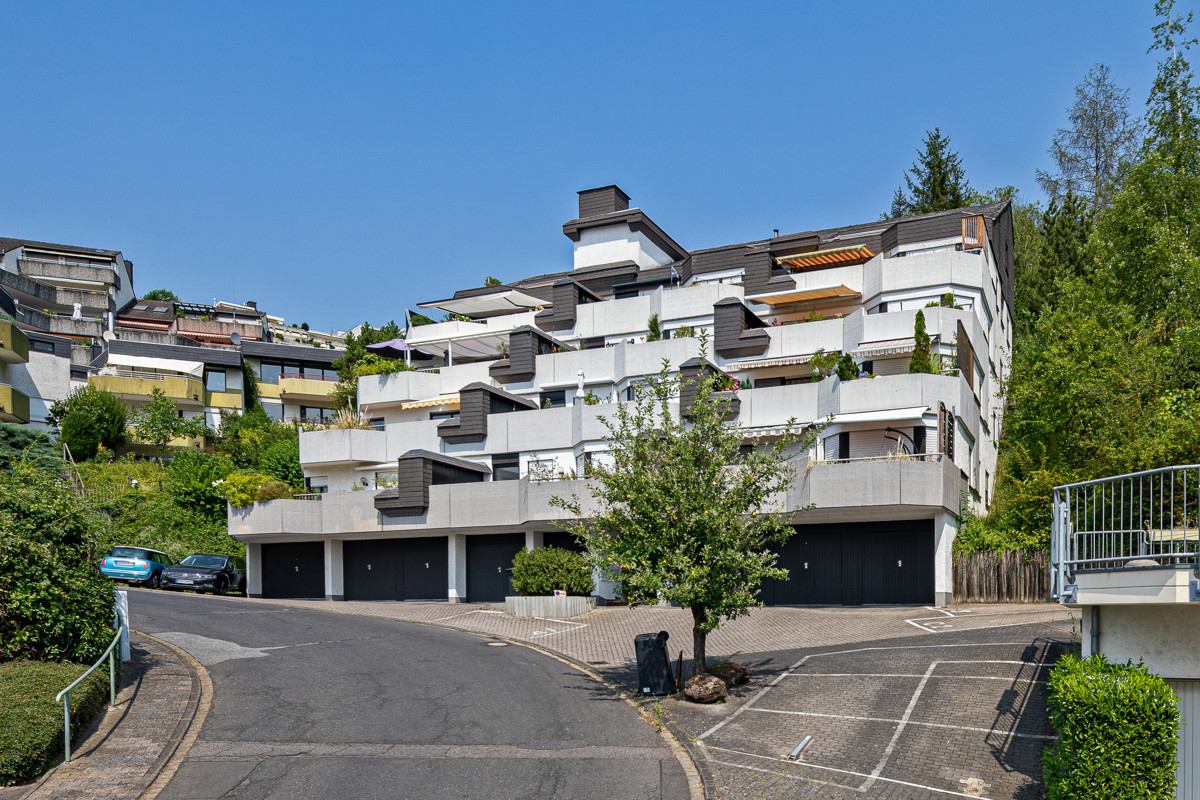 Apartment mit Sonnenbalkon und Rheinblick