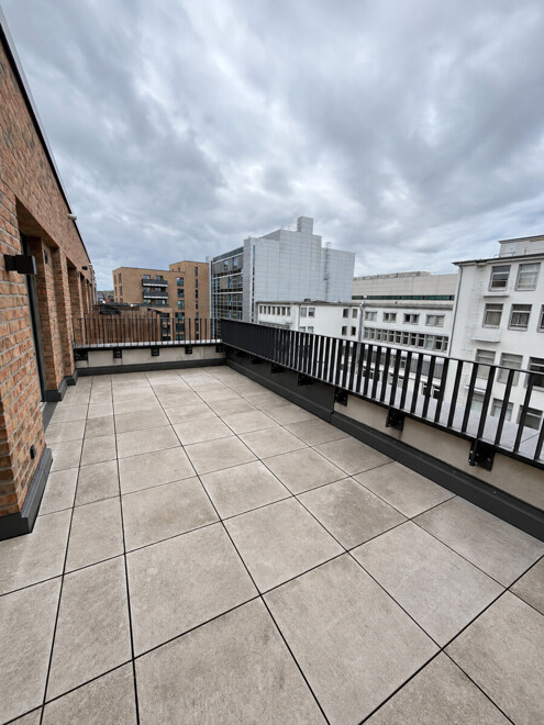 WeserHöfe - helle 3 Zi.- Wohnung mit großer Terrasse. Herrlich ruhig und doch zentral - Photo 3