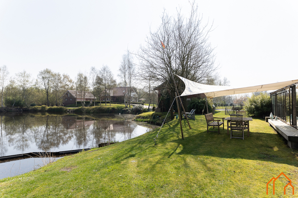 Terrasse Gewächshaus an See