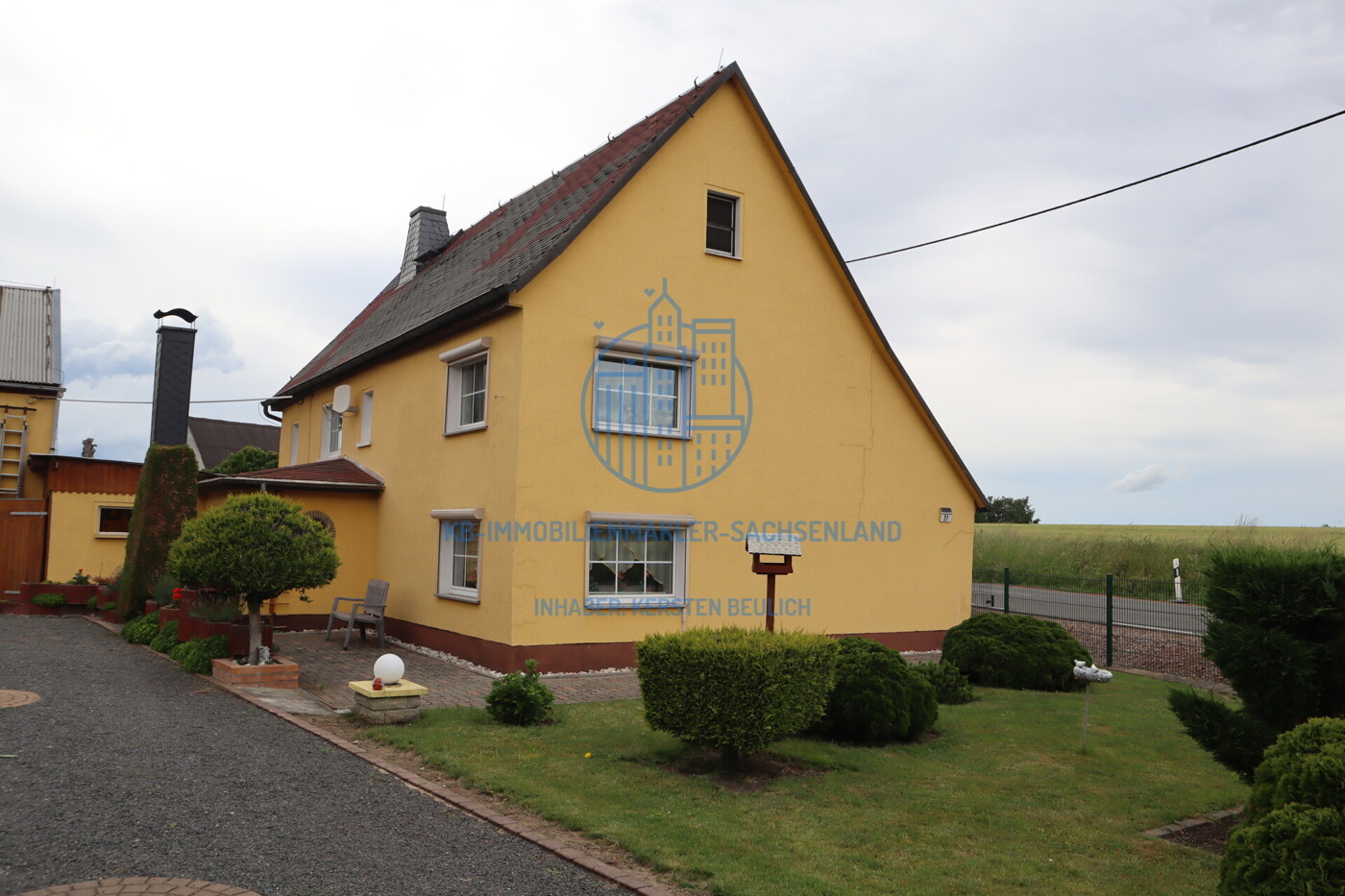 Giebelansicht des Wohnhauses