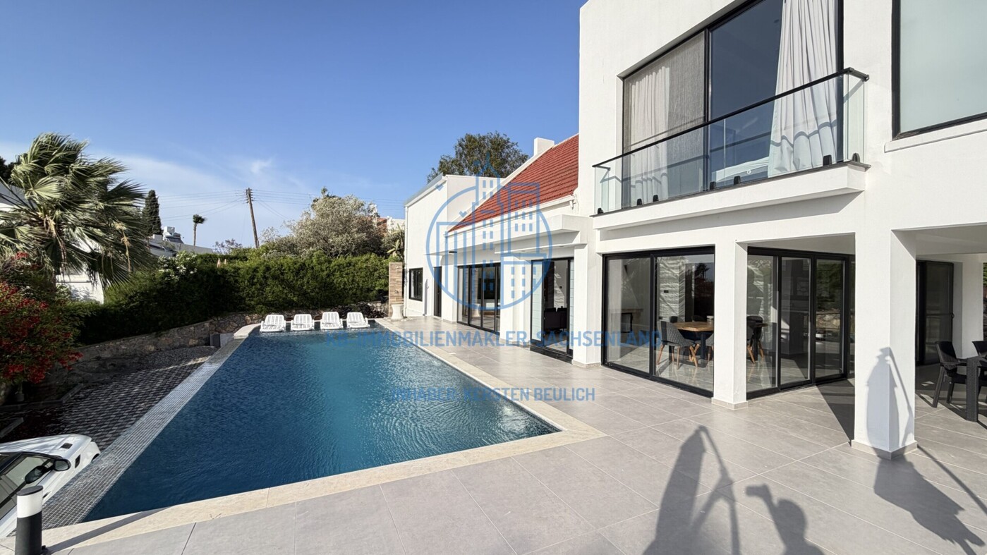 Privater Pool