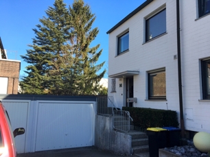 Außenansicht und Garage