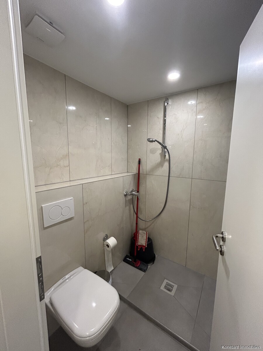 Toilette 2 + Dusche