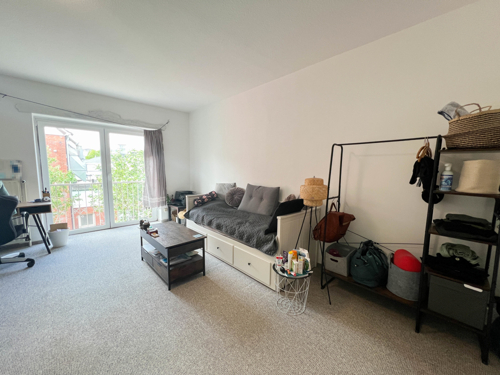Wohn- und Schlafzimmer