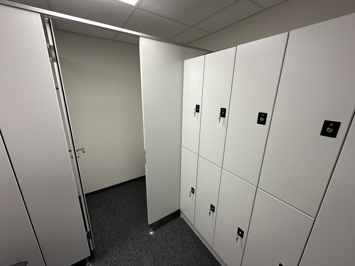 Umkleidekabine + Spind