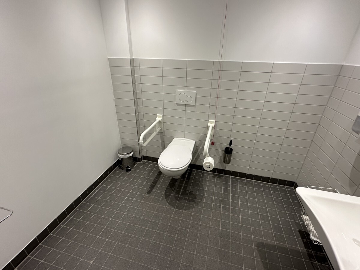Behinderten-WC
