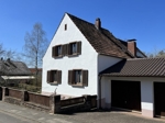 Strassenseite mit Garage