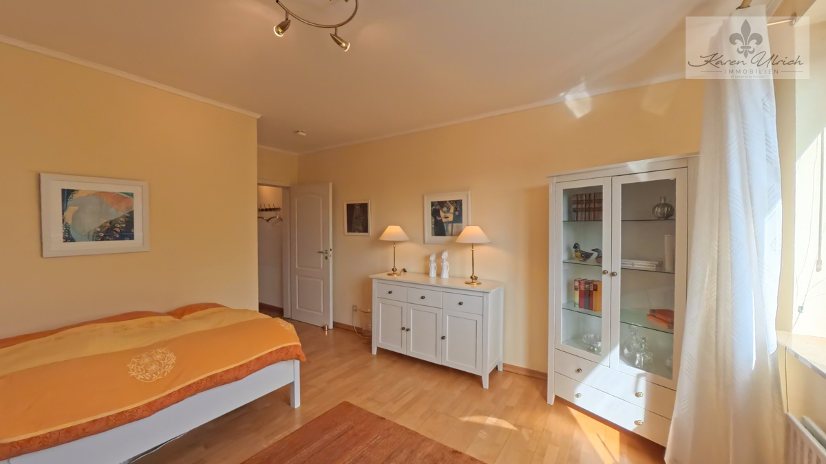 Schlafzimmer (2)