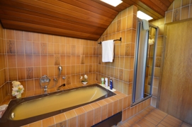 Badezimmer 1