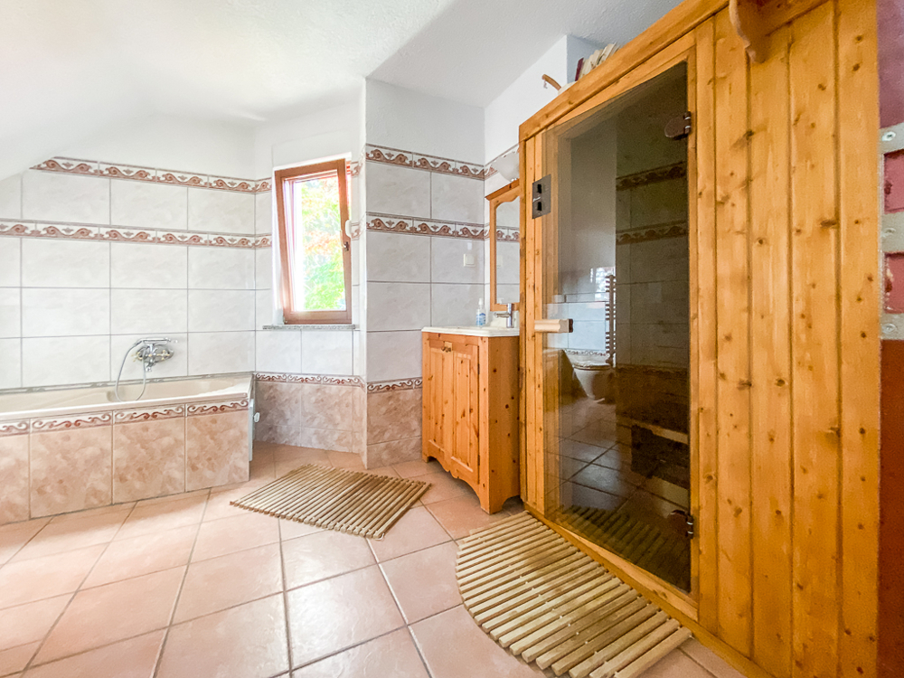 WOHNEN IN BORGSDORF - MIT FUSSBODENHEIZUNG, GROSSER KÜCHE, KAMINOFEN, BAD MIT SAUNA - Foto 5
