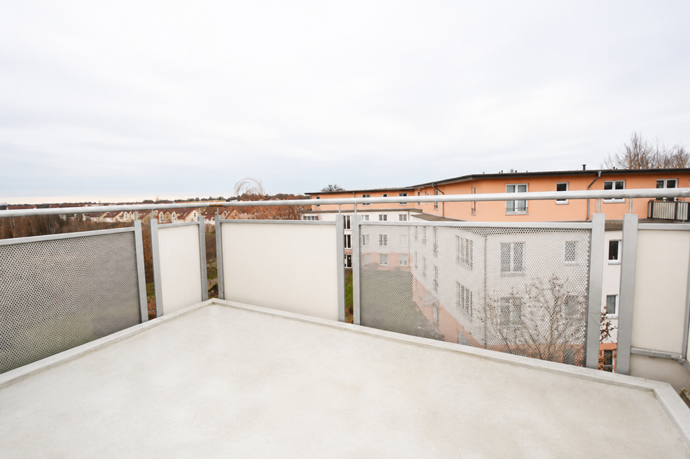 Lichtdurchflutete Dachgeschosswohnung mit Balkon und Einbauküche im beliebten Sonnengarten Glienicke - Foto 4