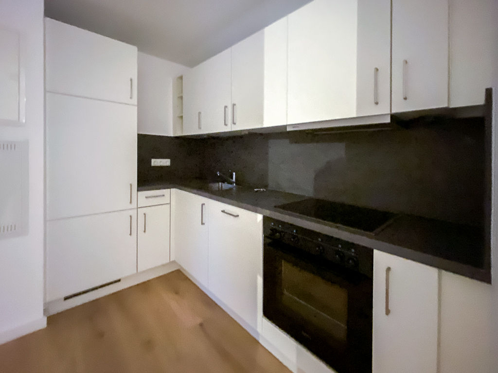 KOMFORTABLE SINGLEWOHNUNG IN NUTHETAL, OT SAARMUND - MIT FUSSBODENHEIZUNG, BALKON, EINBAUKÜCHE UND FAHRSTUHL - Photo 2
