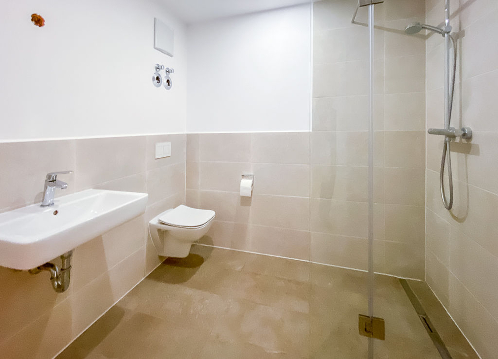KOMFORTABLE SINGLEWOHNUNG IN NUTHETAL, OT SAARMUND - MIT FUSSBODENHEIZUNG, BALKON, EINBAUKÜCHE UND FAHRSTUHL - Photo 3