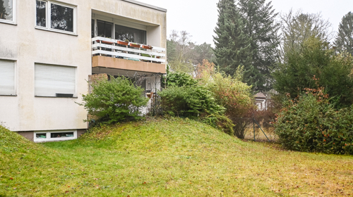 Außenansicht mit Terrasse