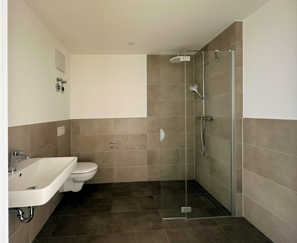 MODERNE SINGLEWOHNUNG IN NUTHETAL - MIT FUSSBODENHEIZUNG, BALKON, EINBAUKÜCHE - Photo 2