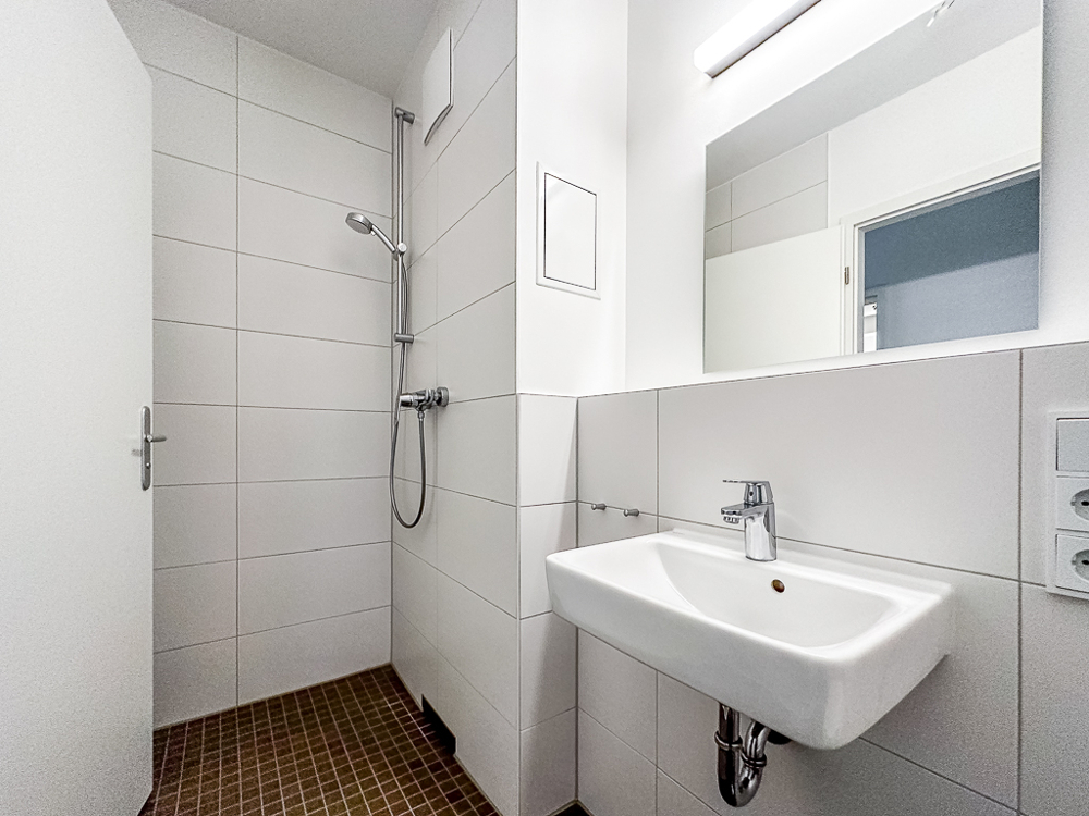 Endlich ankommen – 4-Zimmer-Wohnung mit Balkon für Ihr entspanntes Familienleben in Karlshorst - Photo 5