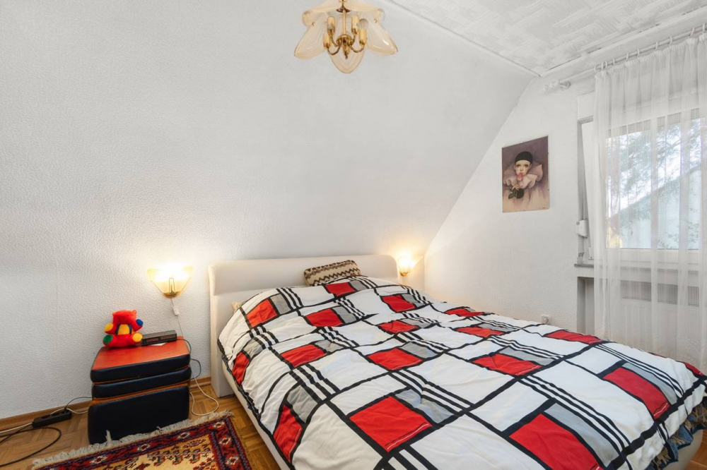 Schlafzimmer DG
