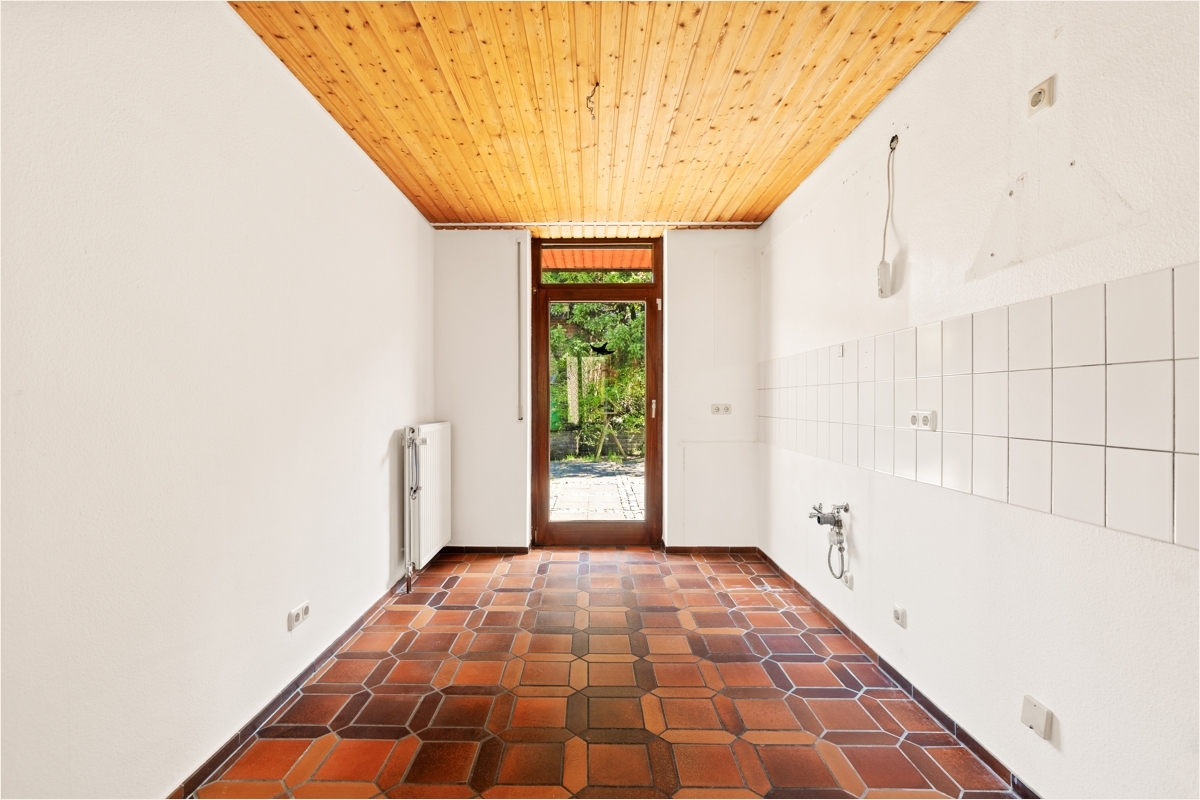 Peter Dondorf Immobilien - Küche (links)