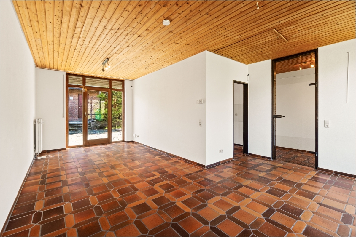 Peter Dondorf Immobilien - Wohn- und Essbereich (links)