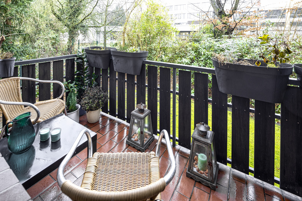 AUSSENANSICHT - BALKON