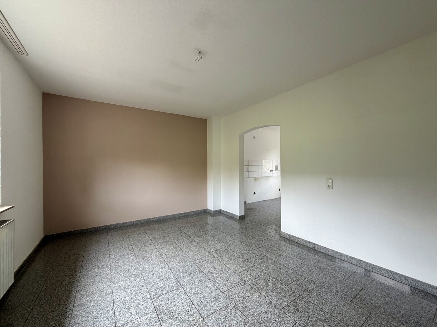 Wohn- & Esszimmer Ansicht 1